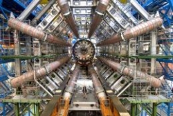 LHC zarejestrował pierwszą kolizję o wysokiej energii