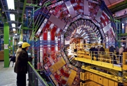 Dzisiaj w CERN-ie zderzenia o sile 7 TeV