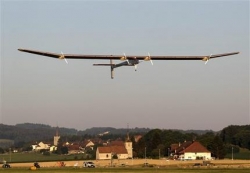 Samolot solarny zakończył ponad 24 godzinny lot