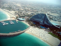  ABB podpisuje w Zjednoczonych Emiratach Arabskich kontrakt z zakresu energetyki o wartości 104 milionów dolarów 