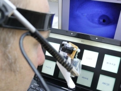 Eyetracker i interfejs mózg-komputer ułatwią sparaliżowanym kontakt ze światem