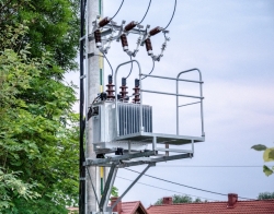 Enea pożyczy 950 mln zł na rozbudowę i modernizację przestarzałych sieci elektroenergetycznych