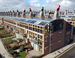 Rośliny lub panele fotowoltaiczne obowiązkowo na dachach francuskich supermarketów