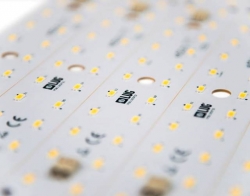 Lampy LED-owe coraz szybciej zastępują zwykłe żarówki