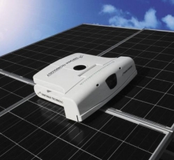 Robot czyszczący panele słoneczne