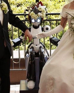Robot udziela ślubu w Tokio