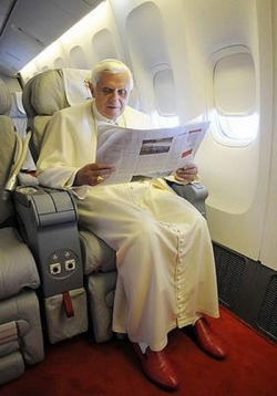 Papież do kapłanów: "Idźcie i blogujcie!"