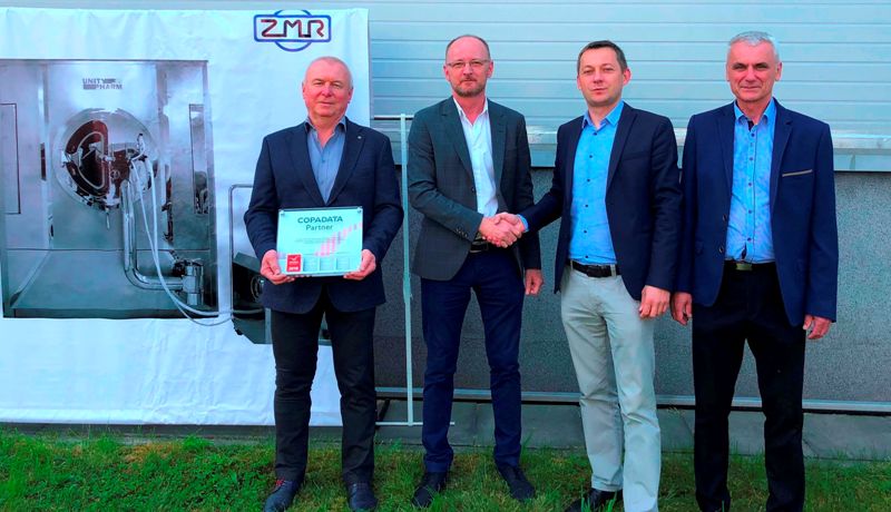 Na zdjęciu współwłaściciele firmy ZMR (od lewej: Wojciech Ciaćma, Dariusz Reikowski, Marian Piec oraz Tomasz Papaj dyrektor sprzedaży COPA-DATA Polska Sp. z o.o. ( trzeci od lewej).