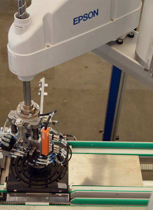 Proces montażu realizowany robotem Epson SCARA seria G6