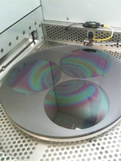 Laserowe światło przyszłości na bazie półprzewodników azotkowych